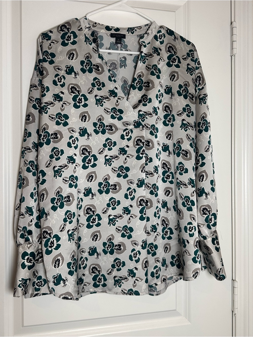 Ann Taylor Gray Floral V-Neck Blouse with Teal Flowers